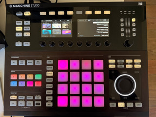 Native Instruments Maschine Studio Boxed Netzteil USB Kabel
