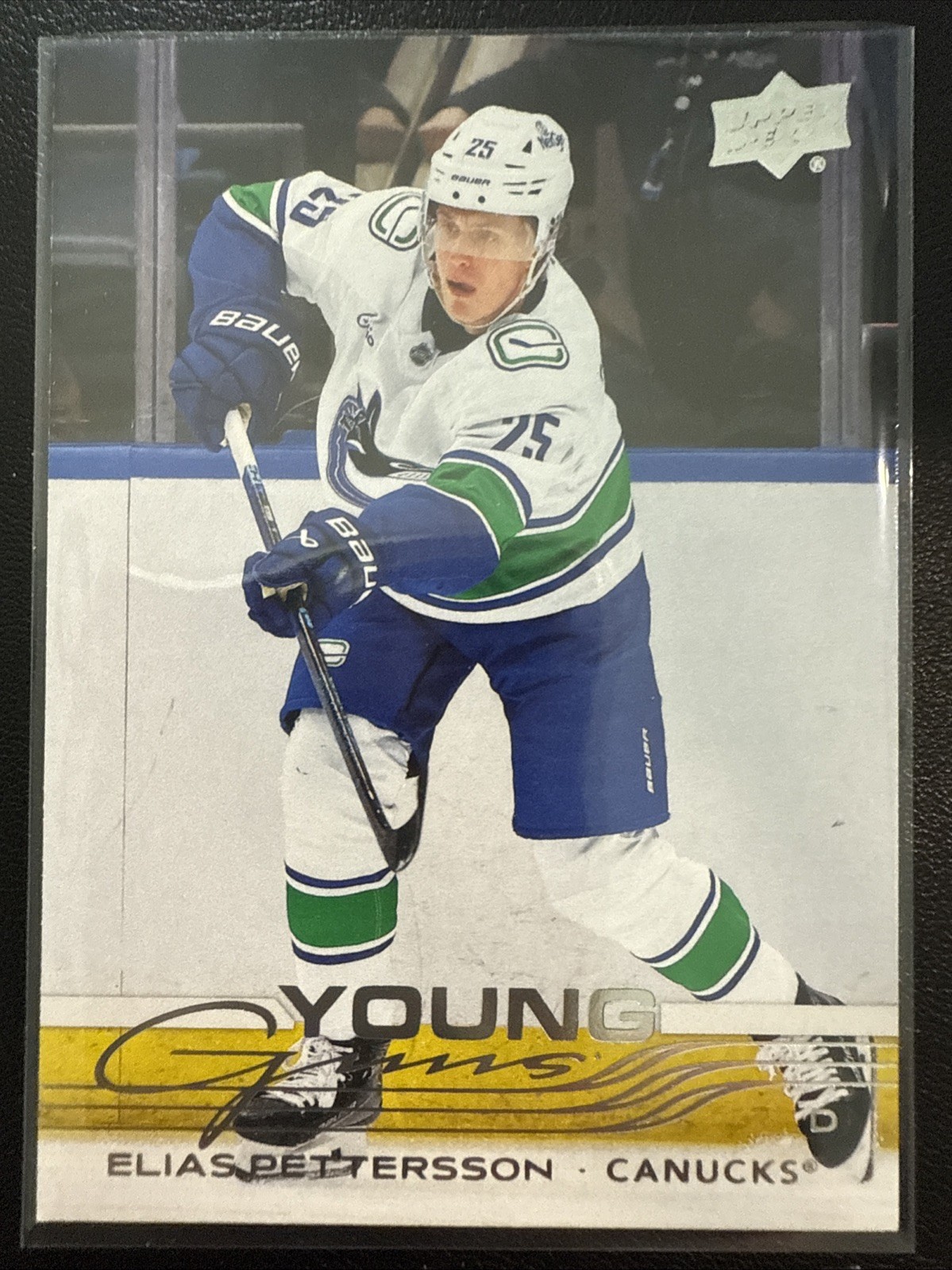 2025-26 Upper Deck Series 1 - Young Guns Elias Pettersson #223 (RC)