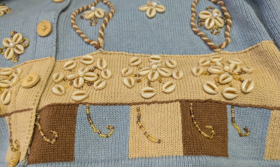 Suéter Tejido Libro de Cuentos Talla L Cárdigan Azul Concha de Mar Playa Océano Bordado Foto 3 de 4