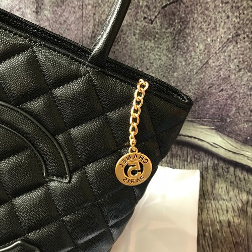 Chanel black cowhide caviar diamond pattern women's bag - Foto 5 di 9