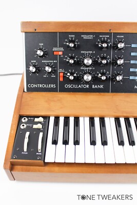 Moog Minimoog 70s Meticulously Refurbished Synthesizer 798x