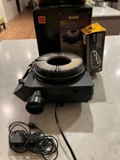 KODAK CAROUSEL MEDALIST AF SLIDE PROJECTOR W/INSTRUCT,REMOTE  CAROUSEL IN BOX 