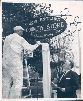 1965 Painter Gregory Bosaz Peter Cloherty Ny World Fair Store Vintage Photo 8x10