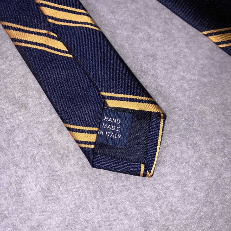 Corbata de seda a rayas Polo Ralph Lauren para hombre - Hecha a mano en Italia / Azul marino y dorado Foto 3 de 4