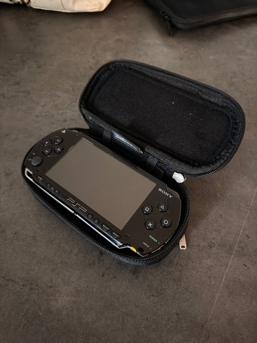 Sony PlayStation Portable Value Pack - Black (PSP-1000)
