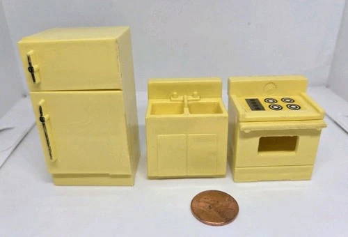 Vintage Fisher Price little people yellow kitchen set: Fridge, Oven, Sink