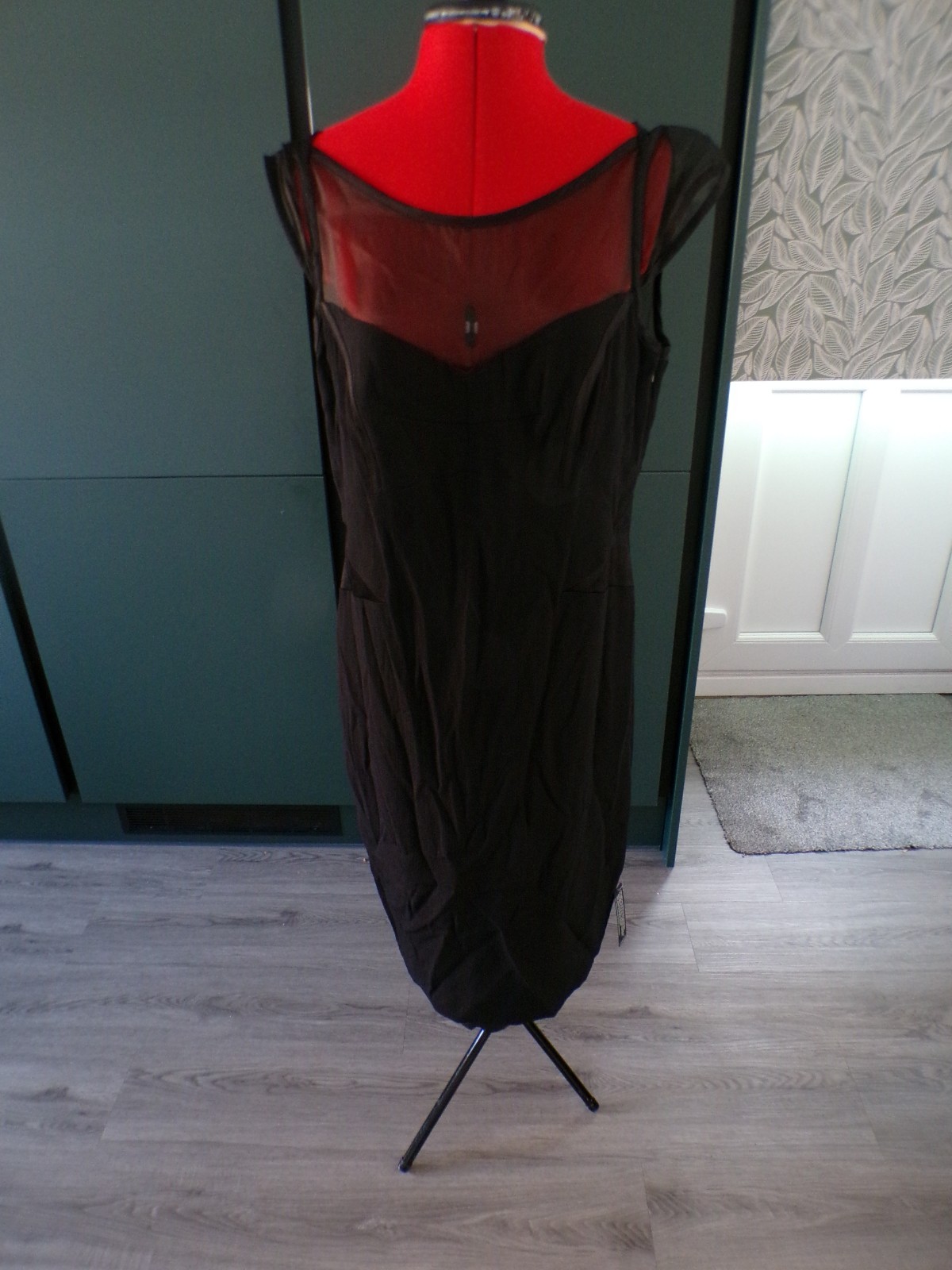 New With Tags--Ladies M And S Per Una Speziale Black Lined Dress Size 16    (7)