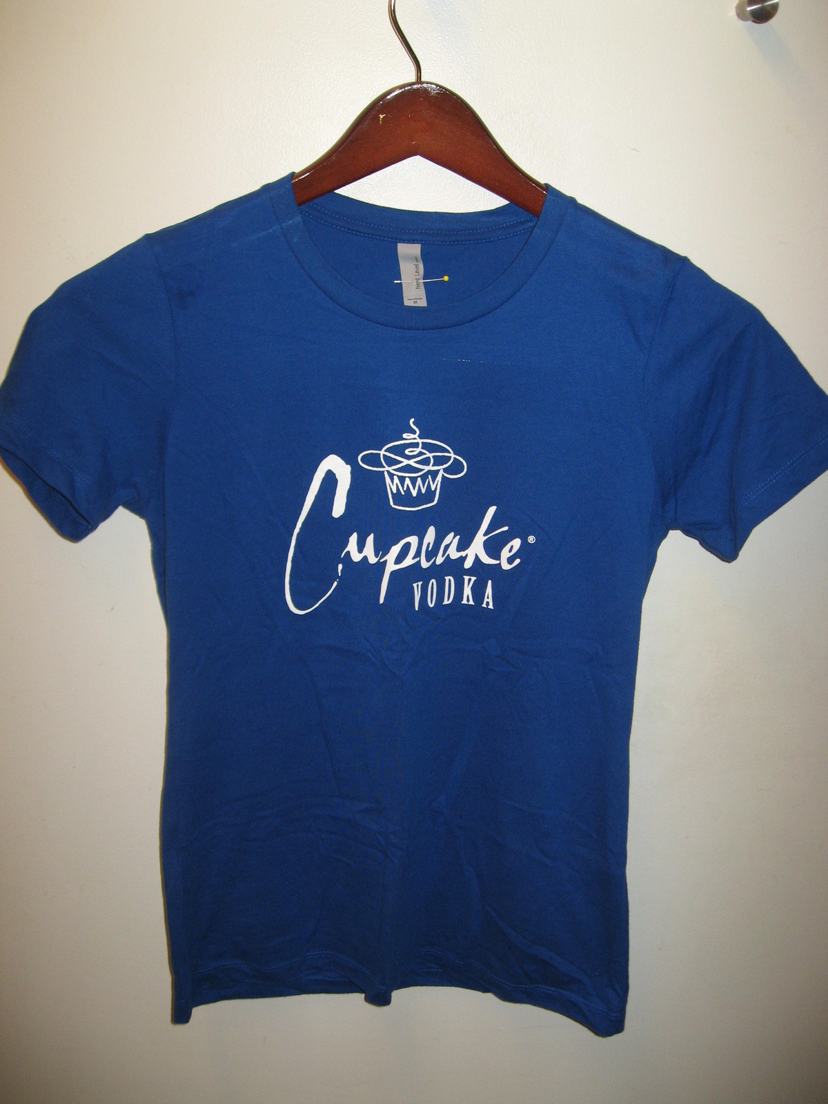 Cupcake Vodka Cocktail Martini Underdog Spirit Live Deliciously Womens T Shirt M