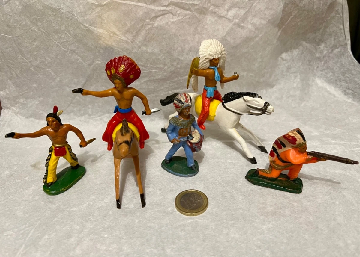 Indiens Lot de figurines en plomb et plomb creux d'indiens - Lot of indians