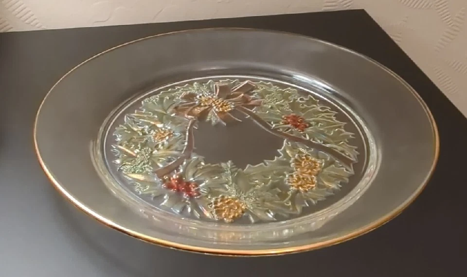 Plato de corona de Navidad de vidrio Sasaki PM 17 12,5" rosa pálido - verde y rojo Foto 3 de 4