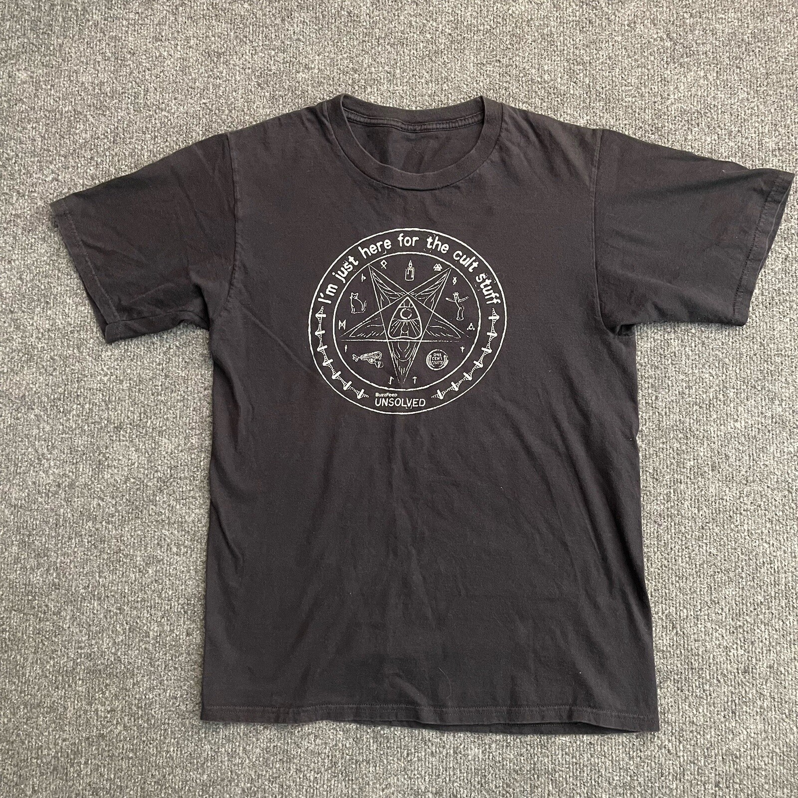 Buzzfeed Cult Tshirt Small Medium ? Unsolved Unis… - image 1