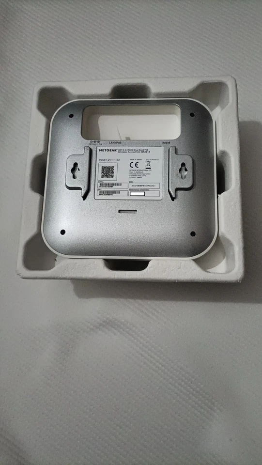 NETGEAR WIFI 6 AX 1800Mbps Dual-Band Wi-Fi 6 Access Point PoE - Bianco - Immagine 4 di 4