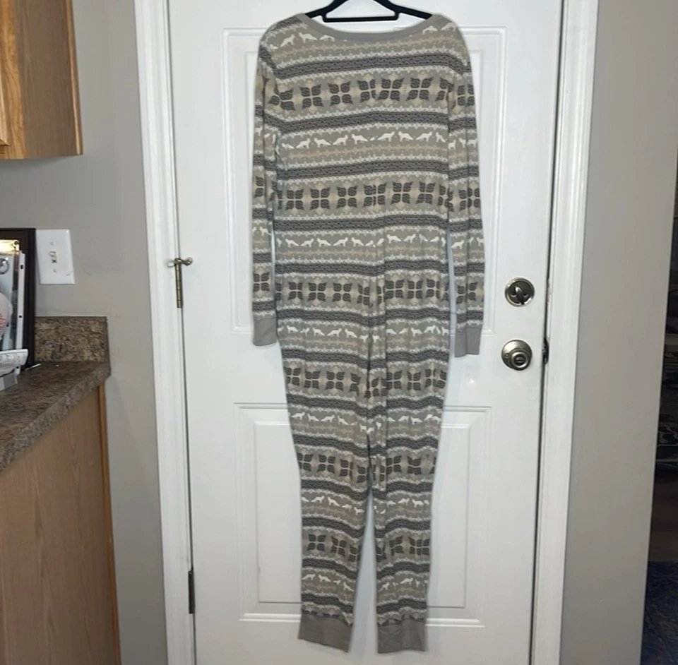 Fair Isle 北欧印花 Fox 单件全长灰色白色睡衣,大号 — 第 2/4 张图片