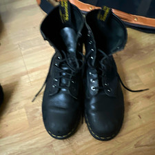 Dr. Martens Men s Black Leather Lace-Up Combat Ankle Boots Round Toe 9