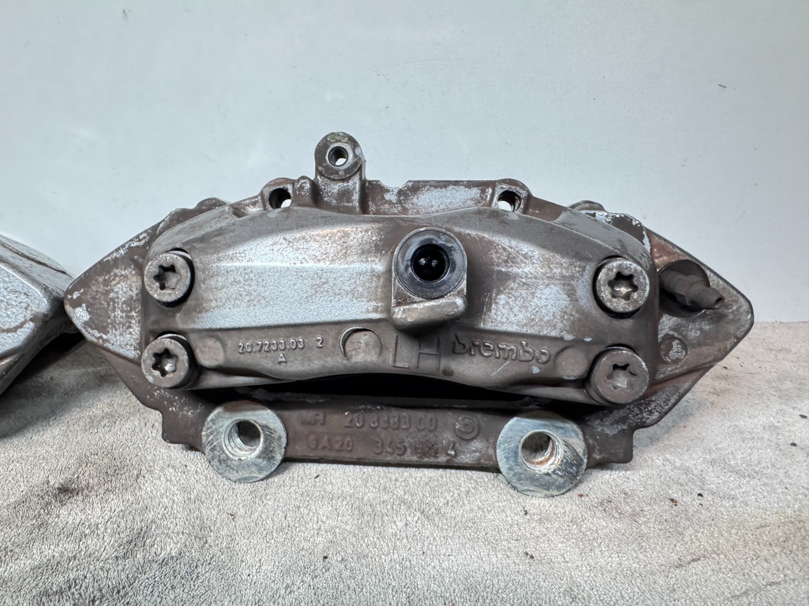 03-08 M139 MASERATI QUATTROPORTE FRONT LEFT & RIGHT BRAKE CALIPER SET BREMBO OEM