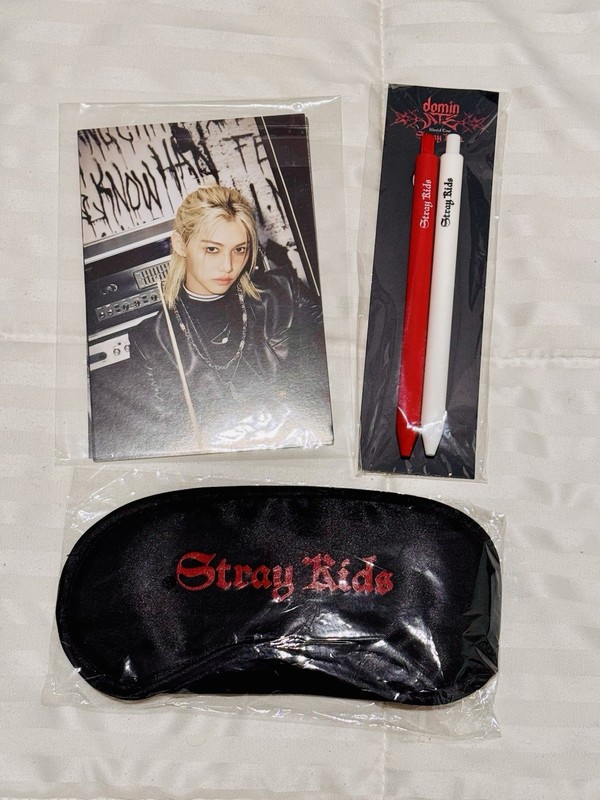 Stray Kids dominATE NYC VIP GIFT - SKZ postcards, Eye Mask, Pens