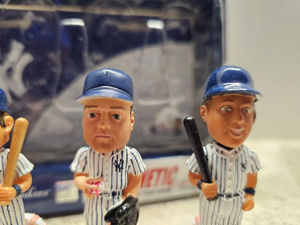 Jeter Clemens Posada Giambi New York Yankees MLB FOCO Mini Bobblehead Set Nuevo en Caja Foto 3 de 4