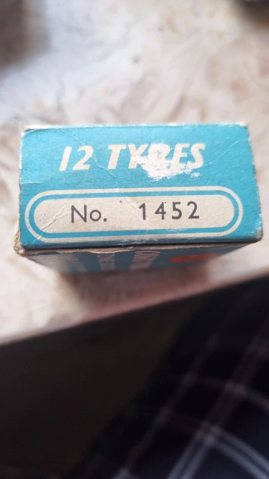 12 Reifen Corgi Toys OVP - Bild 3 von 3