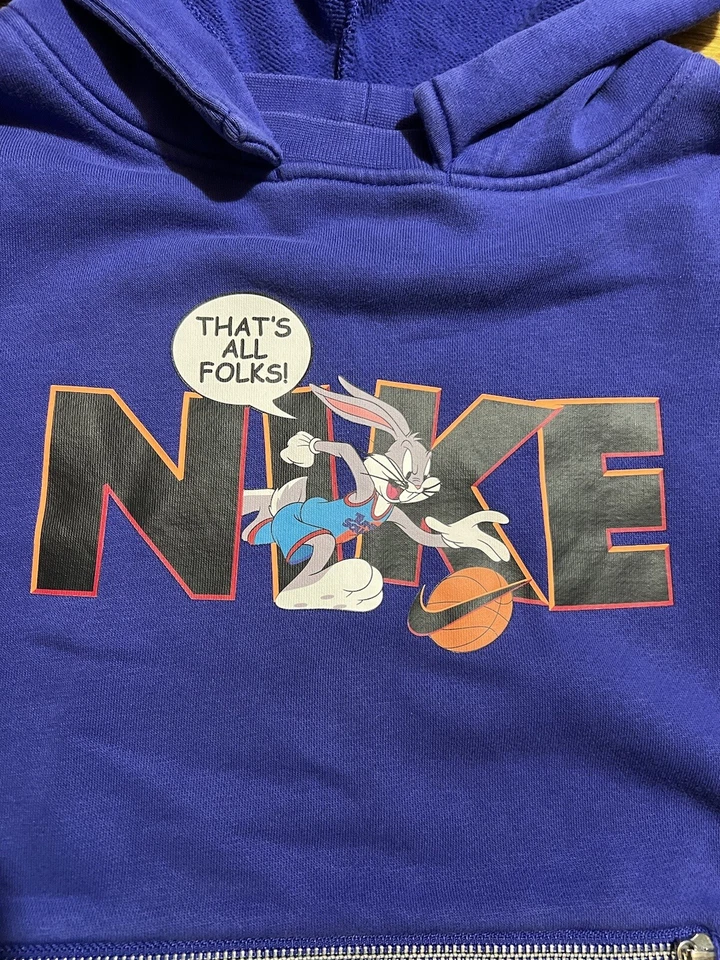 Moletom com capuz Nike Standard Issue x Space Jam: A New Legacy infantil tamanho grande - Imagem 2 de 4