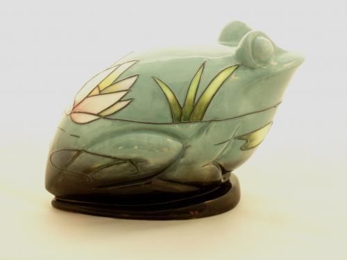 Country Artists Inspirations Figurine - Water Lily Frog Retired Collectable