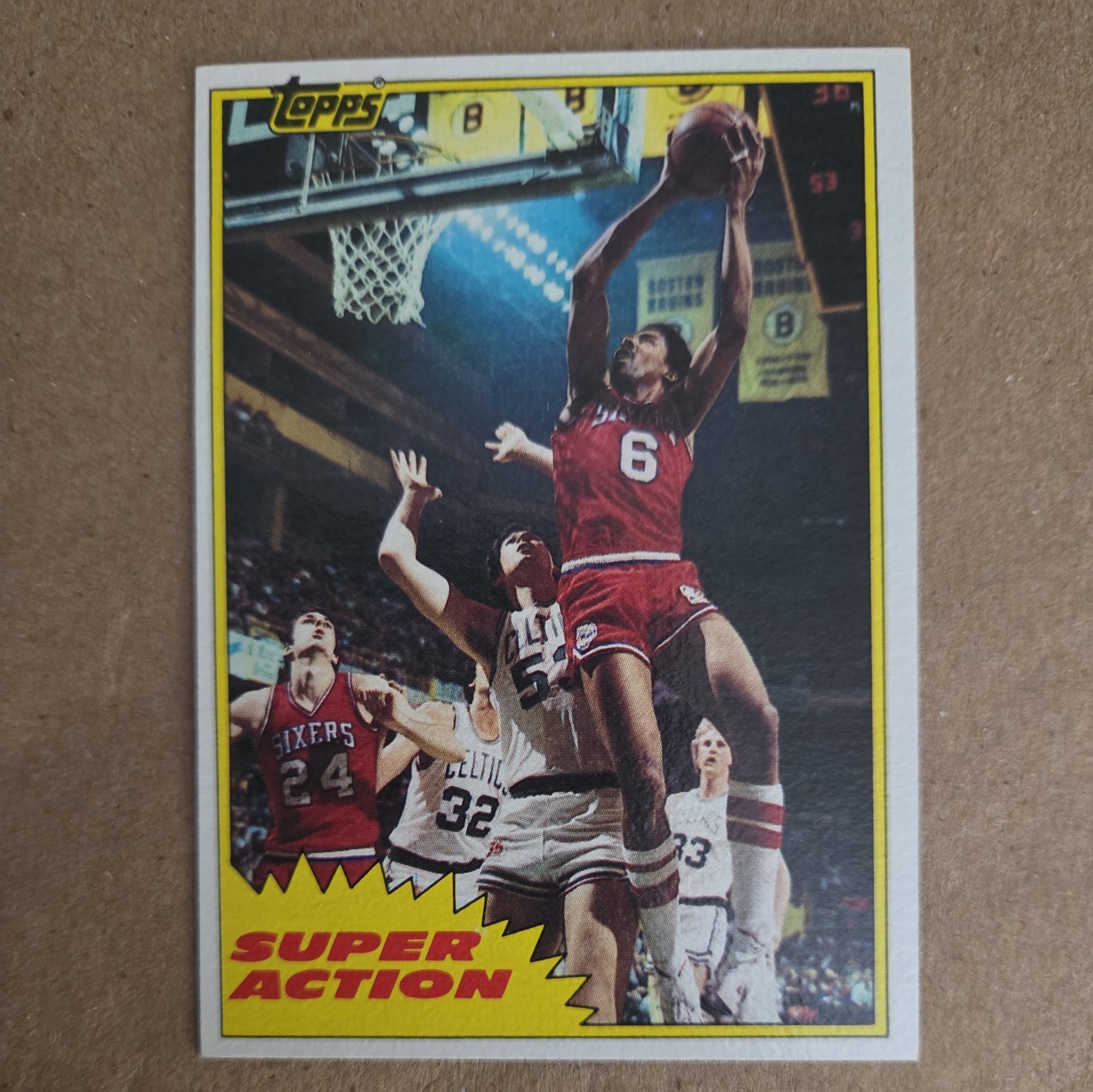 1981-82 Topps - Julius Erving #104E. Minty Fresh!