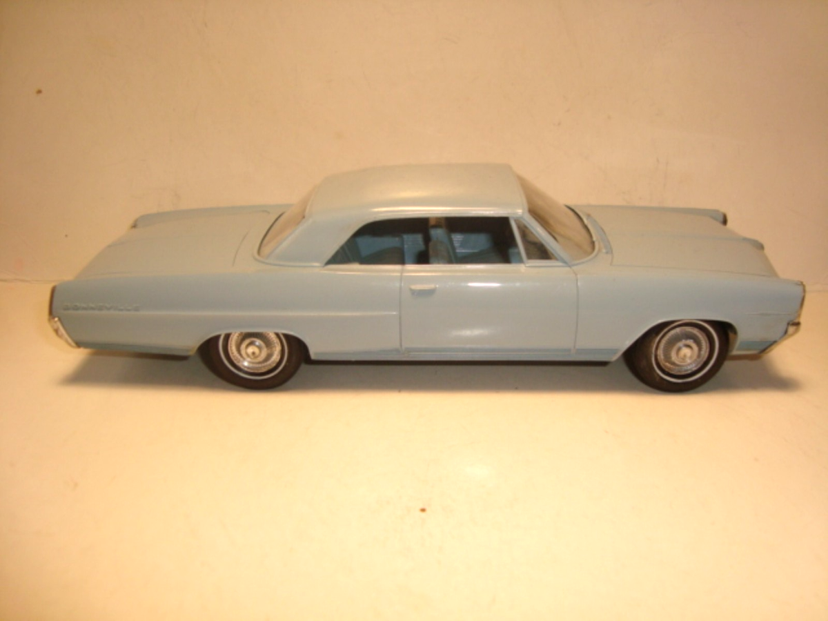 AMT 1964 Pontiac Bonneville 2 DRHT Dealer Promo Model Car | eBay