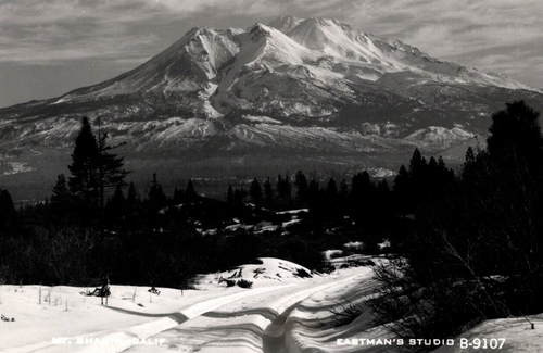 RPPC Mount Shasta CA ATEMBERAUBENDE schneebedeckte Aussicht Eastman's Studio Vintage Postkarte