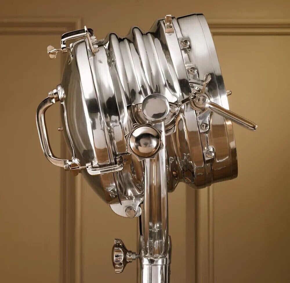 VINTAGE HOLLYWOOD STUDIO FLOOR LAMP SEARCHLIGHT SPOT LIGHT VINTAGE HOLLYWOOD STUDIO FLOOR LAMP SEARCHLIGHT SPOT LIGHT