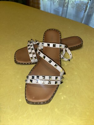 Steve Madden Studded Spiked Womens Hubbard Sandal White Size 8M Strappy