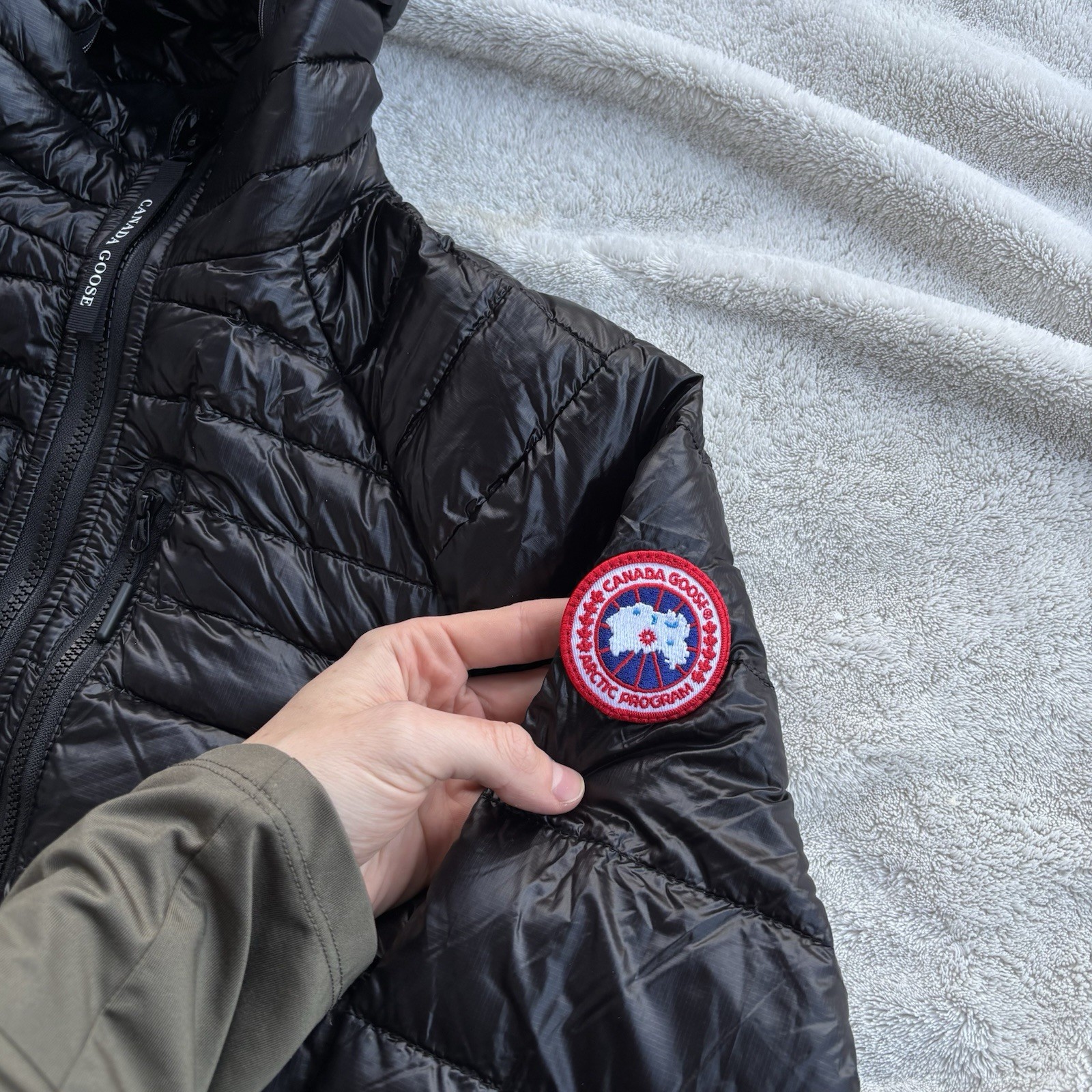 Canada Goose Black Hybridge Lite Jacket - 2XL - MSRP $895 - Authentic - New image 2