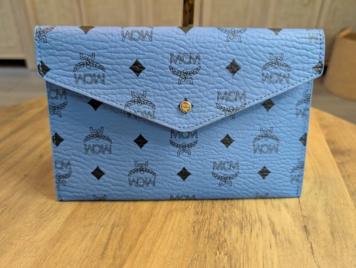 Original MCM Umschlag Etui Clutch blau Visetos Neuheit GWP NEU mit Box  - Bild 1 von 6