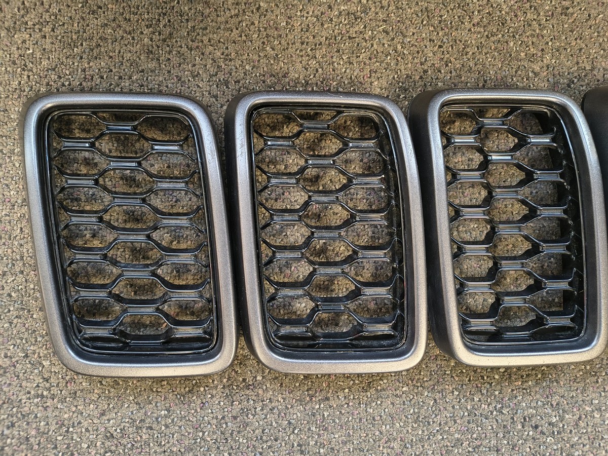 2017-2020 Grand Cherokee Front Grille Inserts OEM 5ZV10TRMAA | eBay