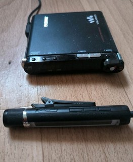 SONY MZ RH1 MiniDisc Walkman HI MD Recorder Player mit Akku und Fernbedienung