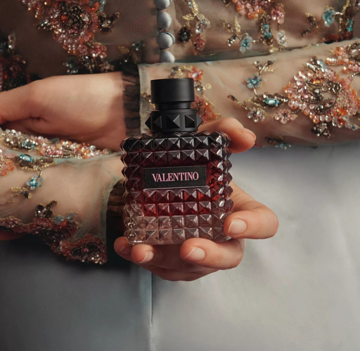Valentino Donna Born in Roma Intense 3.4 oz Eau de Parfum Women