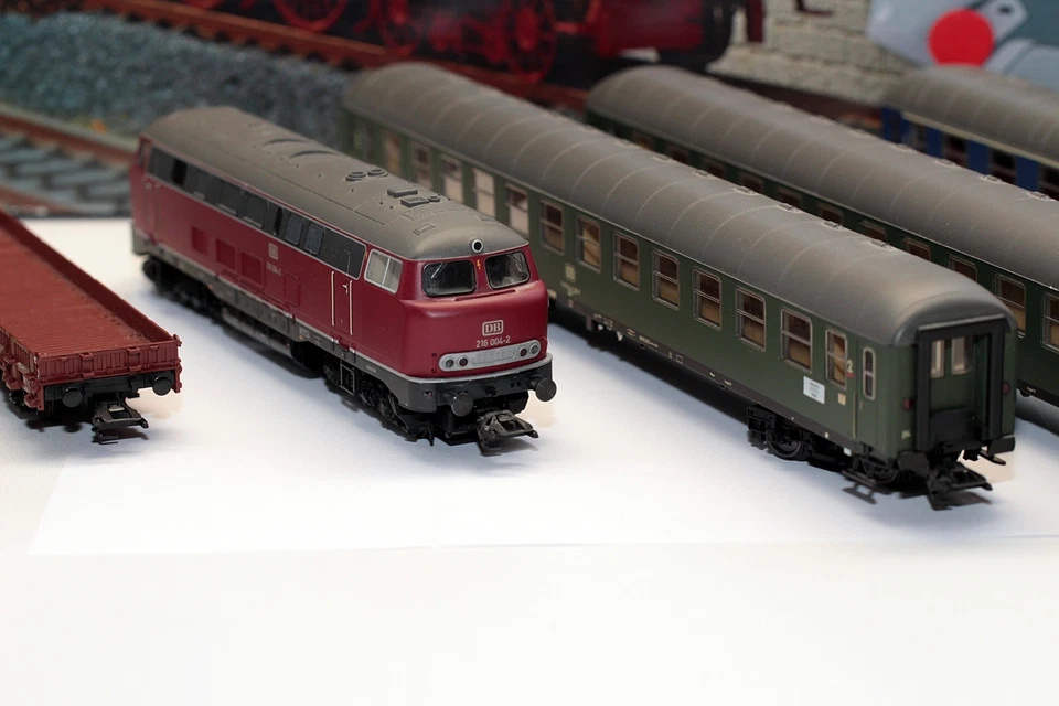 Märklin H0 29740 Mega-Digital-Startpackung Bundesbahn mit 2 Loks, CS2, Wagons... - Bild 4 von 4
