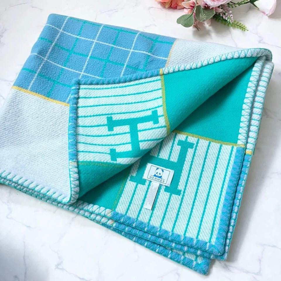 Manta azul Hermès Avalon mezcla de seda tiro de lujo con logotipo diseño sofisticado Foto 2 de 4