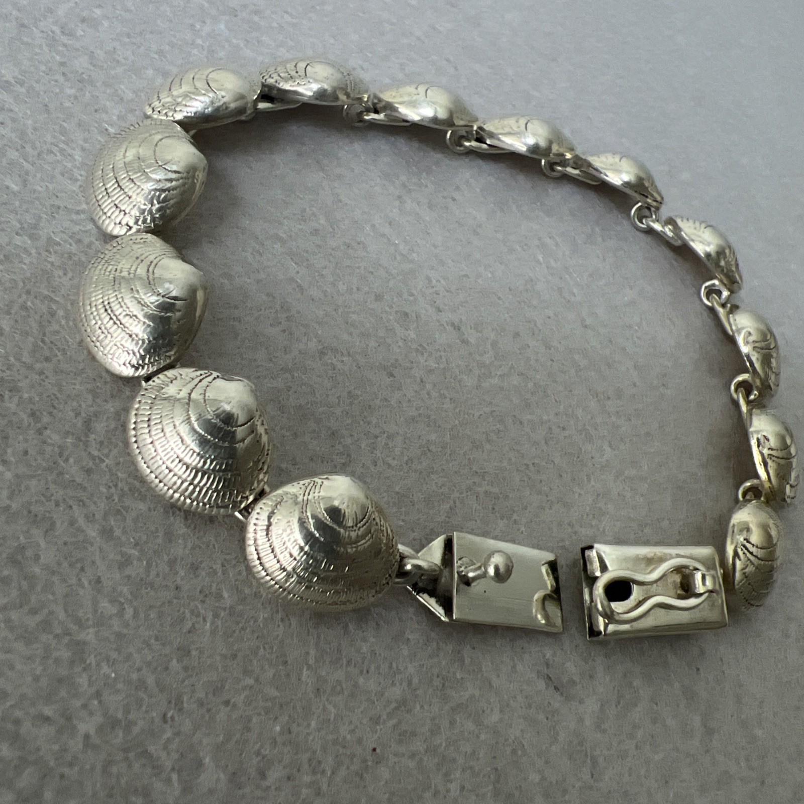 Vintage Solid Sterling Silver Clam Shell Bracelet… - image 3