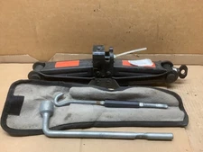 2000- 2005  Kia Sedona Tire Jack Set with Tools OEM 01 02 03 04