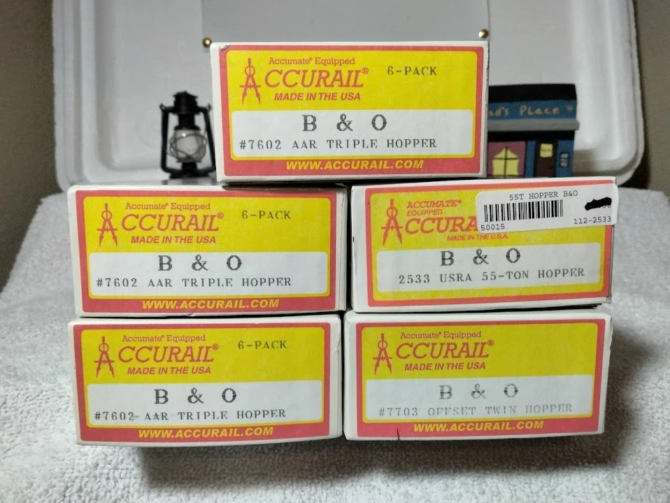 HO Scale Accurail Unassembled Baltimore & Ohio (B&O) Hopper Freight Car Lot of 5 - Image 2 of 4