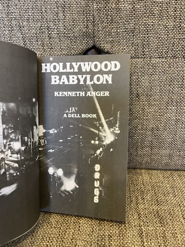 Hollywood Babylon: The Legendary Underground Classic of Hollywood's Darkest ... - Foto 4 di 7