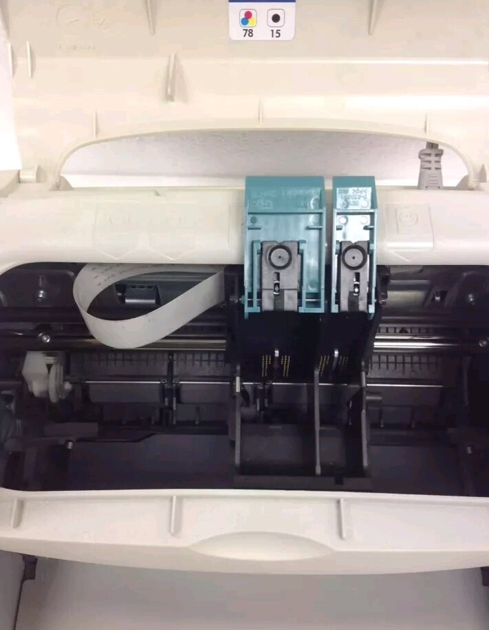 HP Deskjet 940C Standard Inkjet Printer w/ Cables Powers On -untested ...