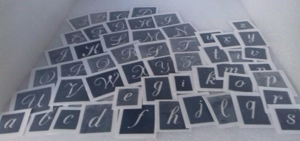 75 x Plantilla de mayúsculas y minúsculas grandes (mezcla) para grabar alfabeto de vidrio