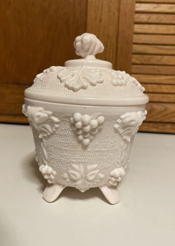 Vintage Jeanette Glass Co. "Shell Pink" Milk Glass 1950's Candy Dish w/ Lid