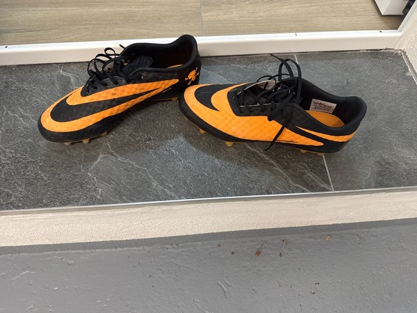 nike hypervenom US 9.5 orange first one