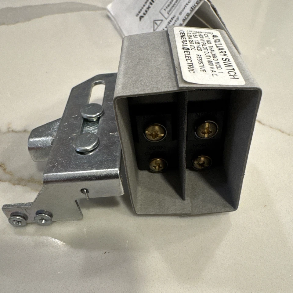 GE AUXILIARY CONTACT KIT THAUX64D NIB - Image 3 of 4