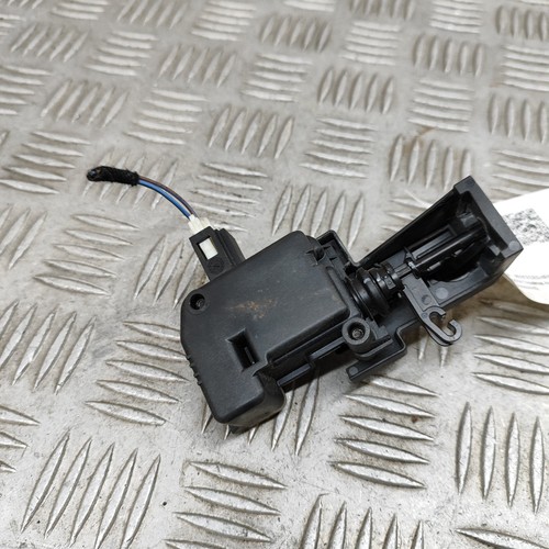 Mercedes-Benz CLS C218 Kraftstofftankabdeckungsschloss A2048200072 3.0 Diesel 30