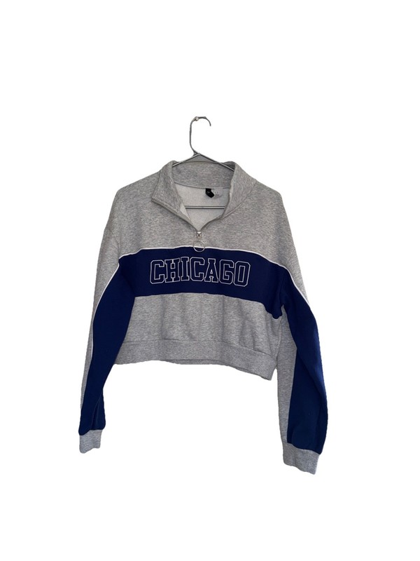 Divided By H&M “Chicago “ Grey Pullover Sweat Shirt Crop Woman’s Medium