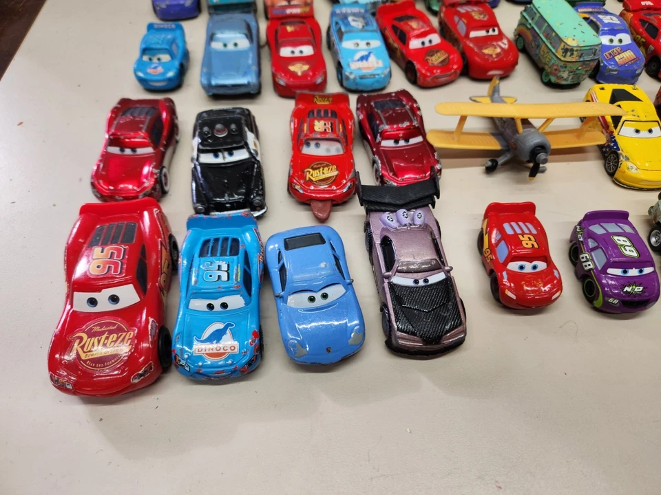 Lote de (99) Aviones Disney Pixar Cars Diecast Tamaños Mixtos Variedad Drivers ~ LEER Foto 3 de 4