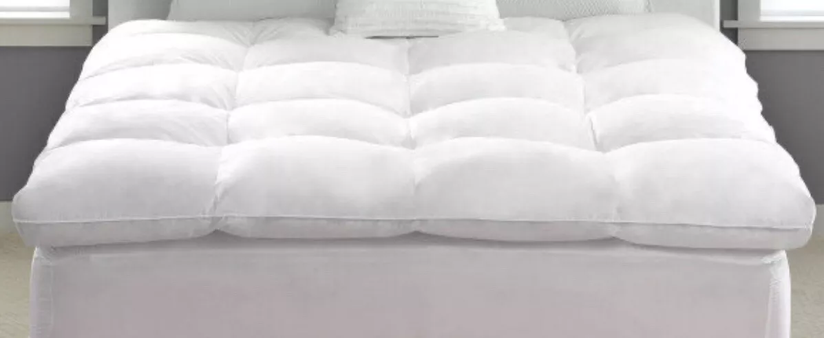 Hypoallergenic top feather bed