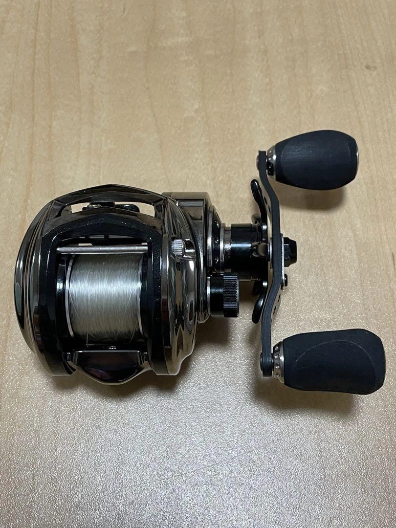 ABU garcia Revo Elite IB Rocket 9 right used good condition bait reel from JP